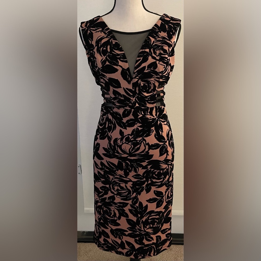 En Focus Ladies Womens Beige Black Floral Sleeveless Fitted Dress Size 4-NWOT